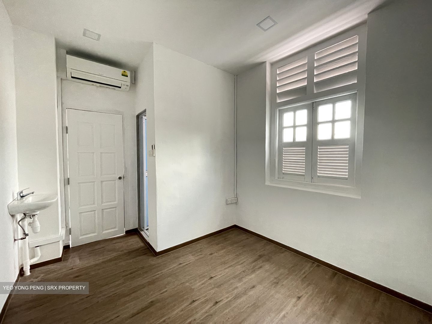Pasir Panjang Road (D5), Terrace #389683151